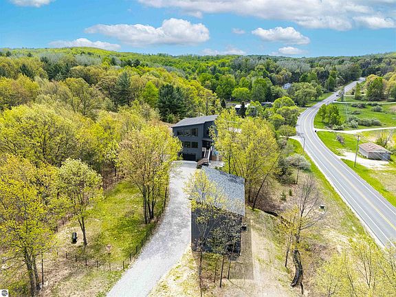 2nd image of 2810 Holiday Village Ct