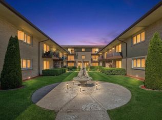 6136 S Kensington Ave APT D, La Grange, IL 60525