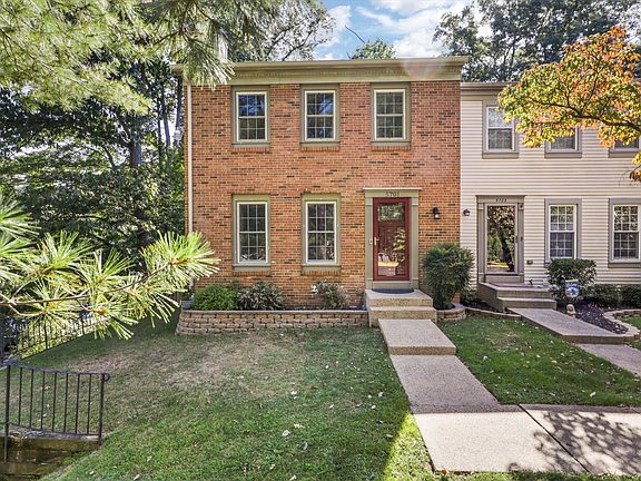 3rd image of 5701 Edgewater Oak Ct #1