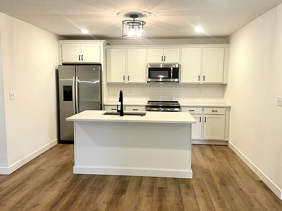 3rd image of 2365 E Bearfield Rd #B