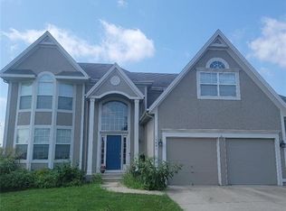 19441 W 208th St, Spring Hill, KS 66083