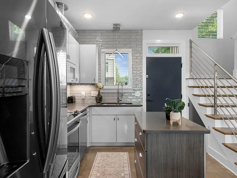 84 Evanston Ave — Photo 9