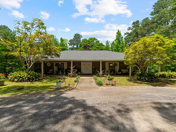 2nd image of 2086 Briarwood Dr