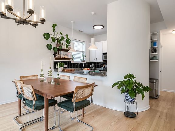 3rd image of 2849 N Damen Ave #3