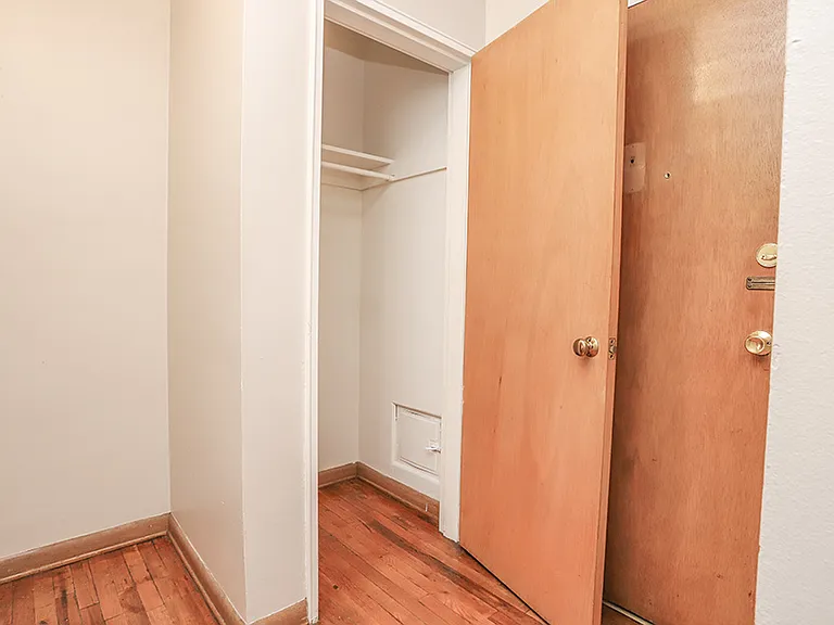 South Josephine Apartments — Photo 40