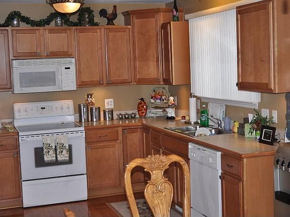 2nd image of 8378 Lindamar Ln