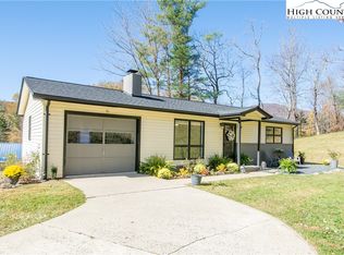 1 Hillcrest Dr, West Jefferson, NC 28694