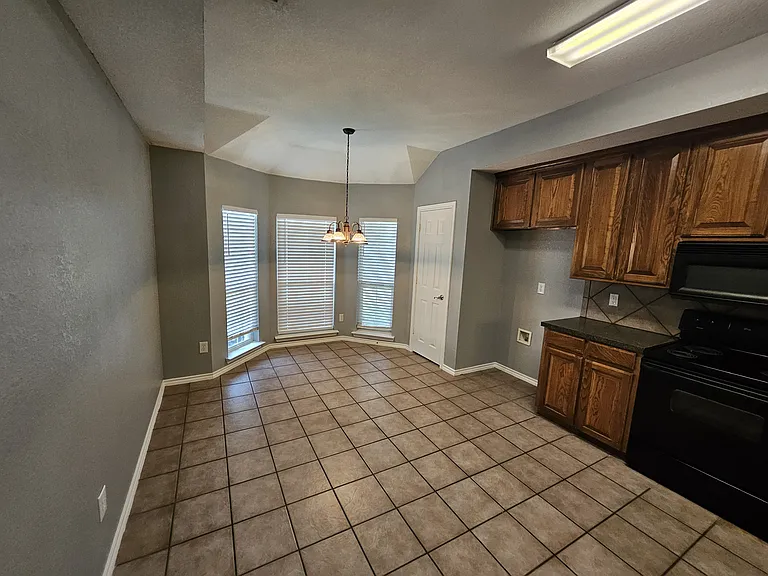 4413 New Meadow Dr — Photo 10