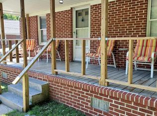 135 Longview Dr, Cedar Bluff, VA 24609