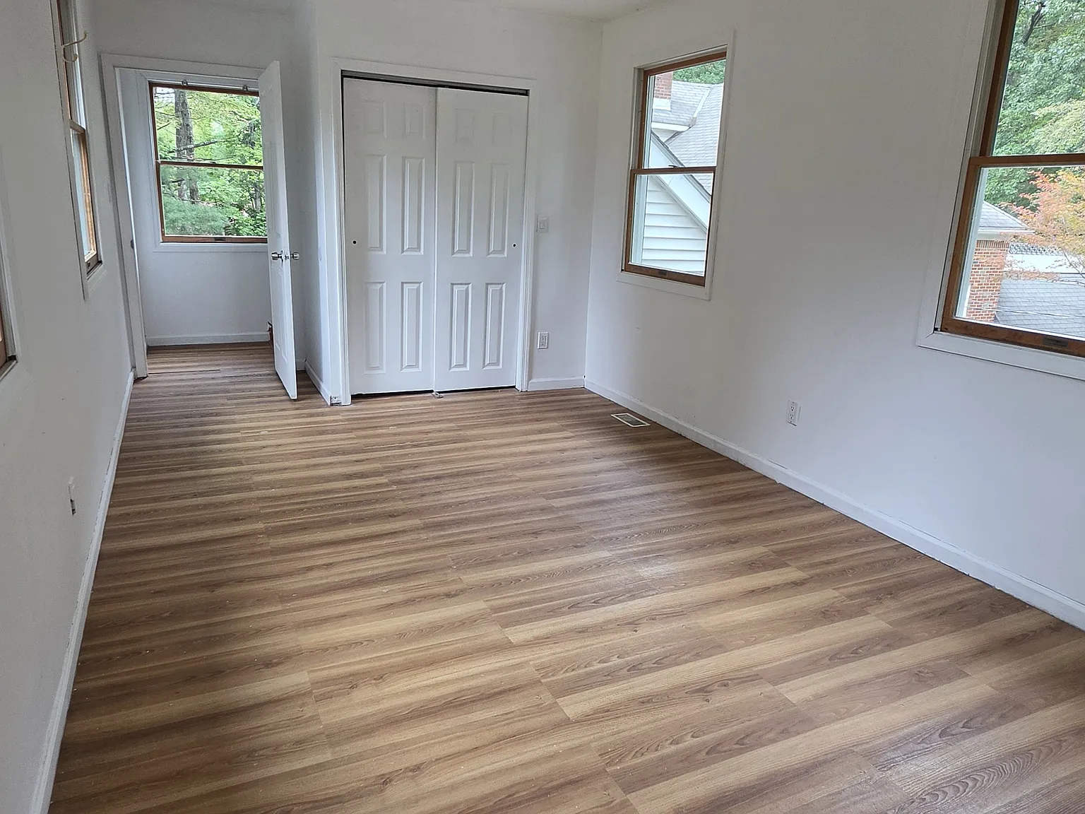 2 bed, 1300 sqft, $2,100 — Photo 4