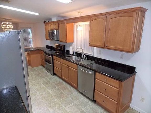 4th image of 1747 Conifer Ave
