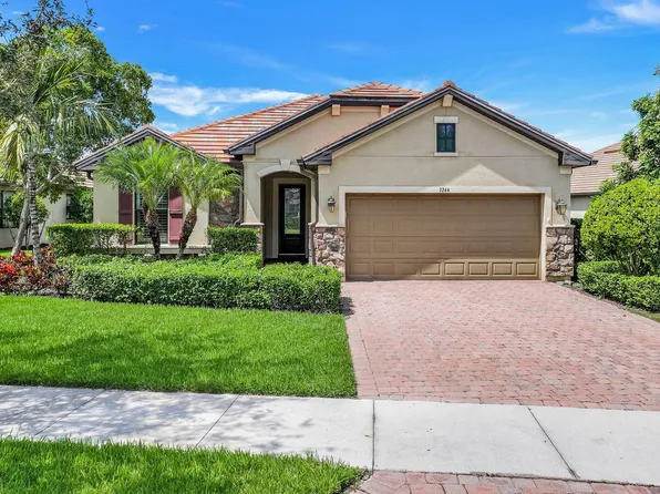 7244 Live Oak Dr, Naples, FL 34114