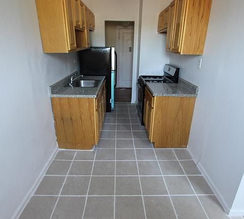 2nd image of 4415 43rd Ave APT D2