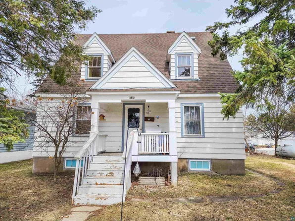 645 E James St, Ely, MN 55731