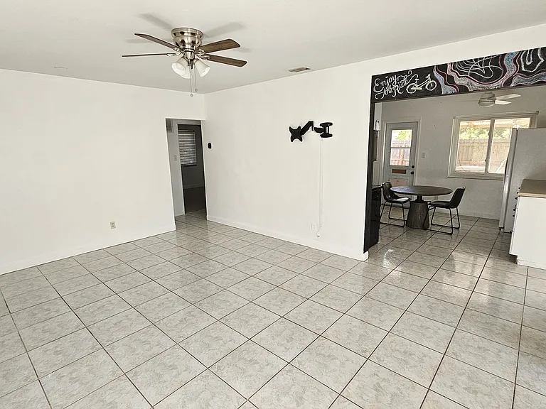 4900 Caesar Way S — Photo 6