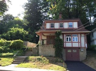 37 Francis Ave, Holyoke, MA 01040