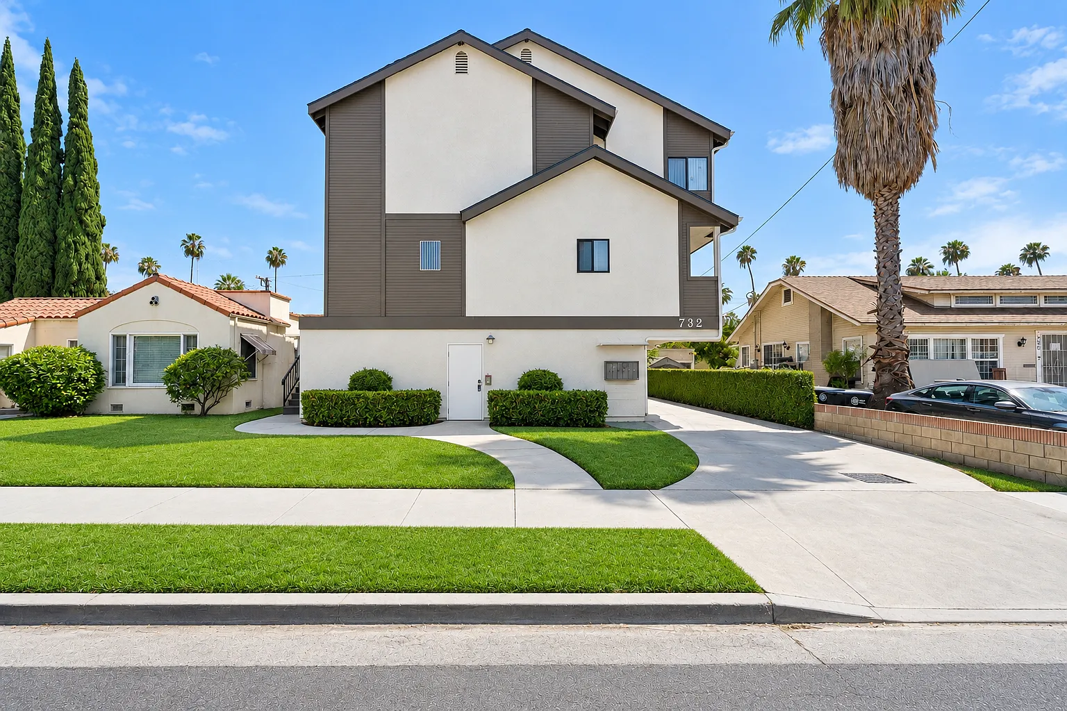 2 bed, 1.5 bath, 830 sqft, $2,500 — Photo 1