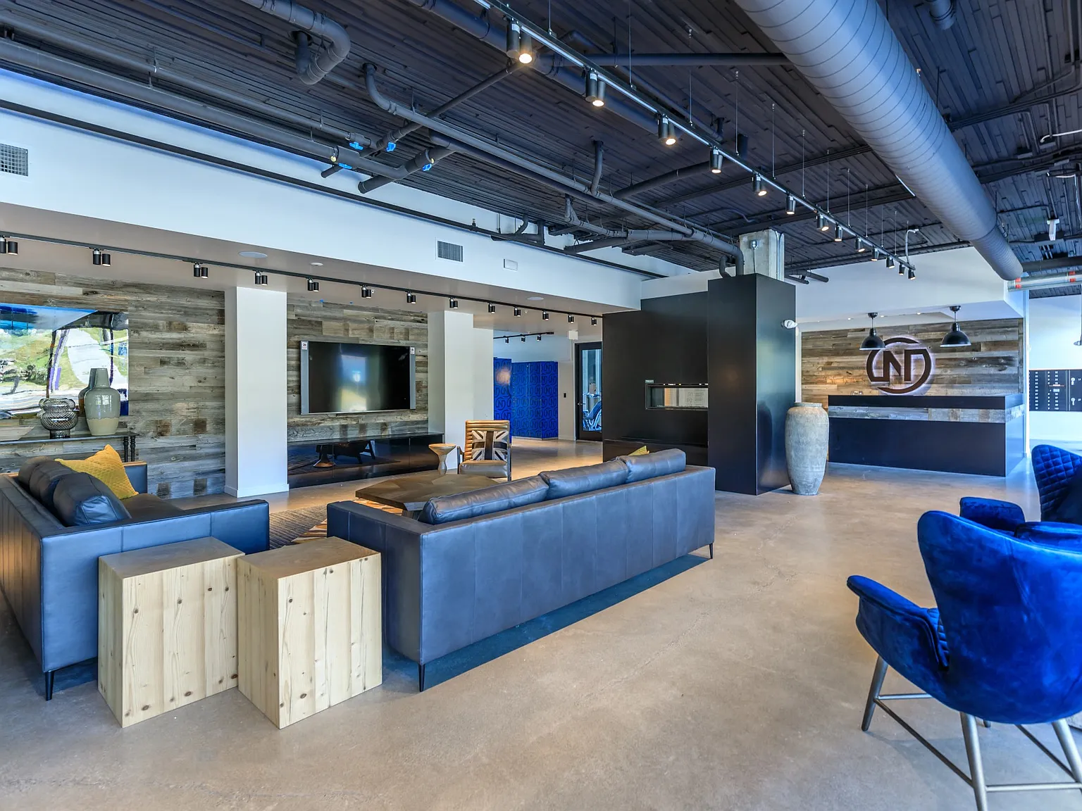 Napoleon Apartment Homes — Photo 4