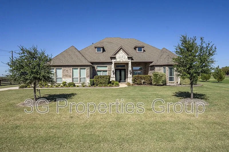 2924 Prairie View Dr