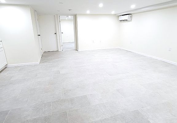 5th image of 170-29 Lithonia Ave #1