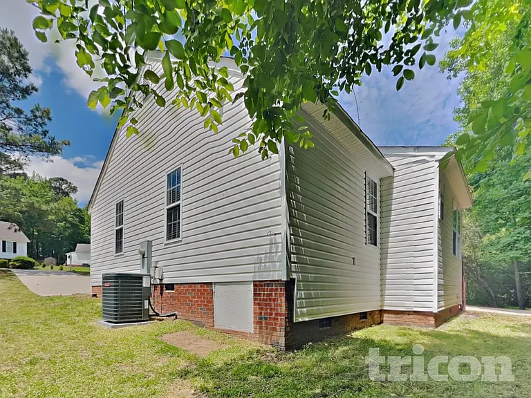 1031 Laurel Leaf Rd — Photo 18