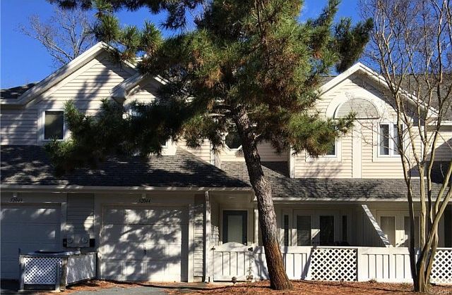 1st image of 52044 Canal Ct #52044