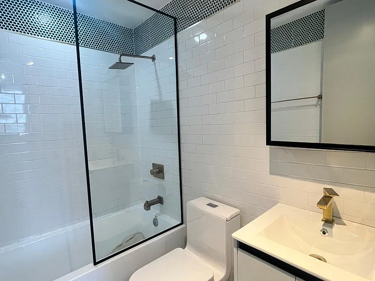 41 Van Wagenen Ave #3R — Photo 7