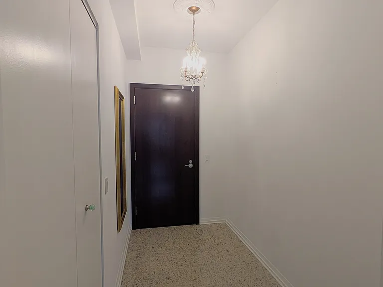 33 W Ontario St #37C — Photo 22