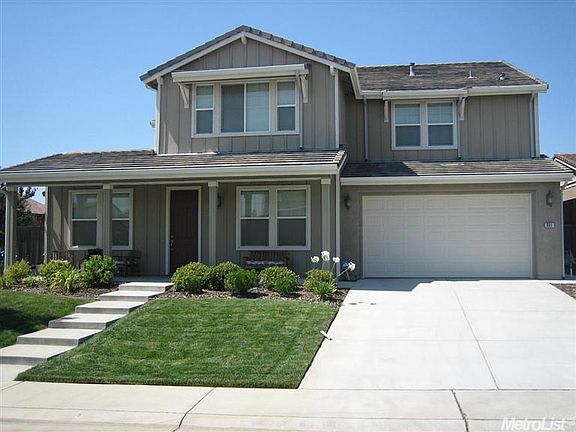 2nd image of 901 Farm House Ln