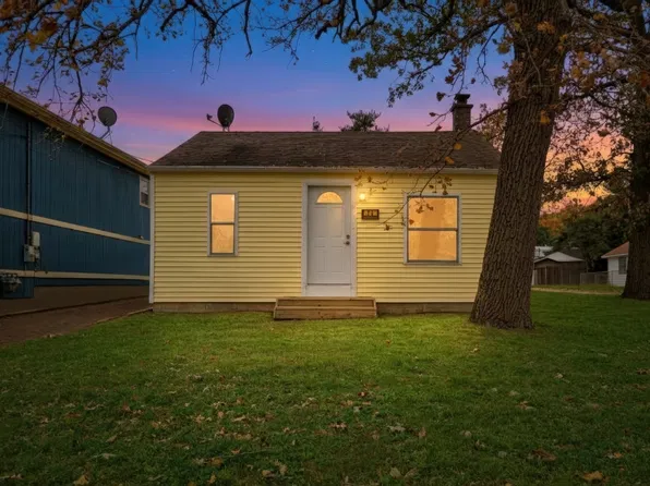 22 Rushmore Rd, Fox Lake, IL 60020