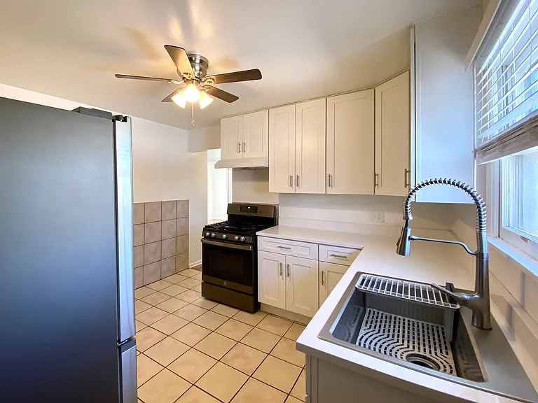 1310 S Newton St — Photo 3