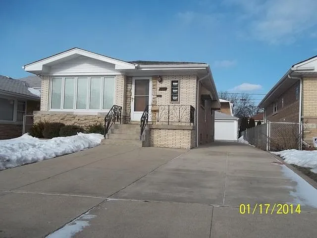 7122 W Devon Ave photo 1