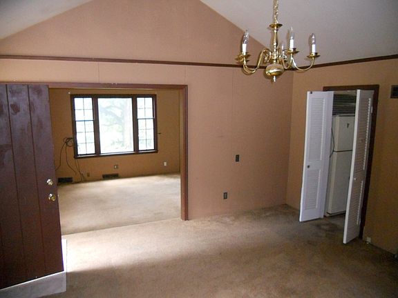 Enter To Valued Dining Room