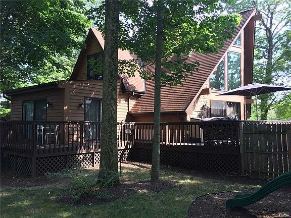 2nd image of 615 Wilson Park Dr