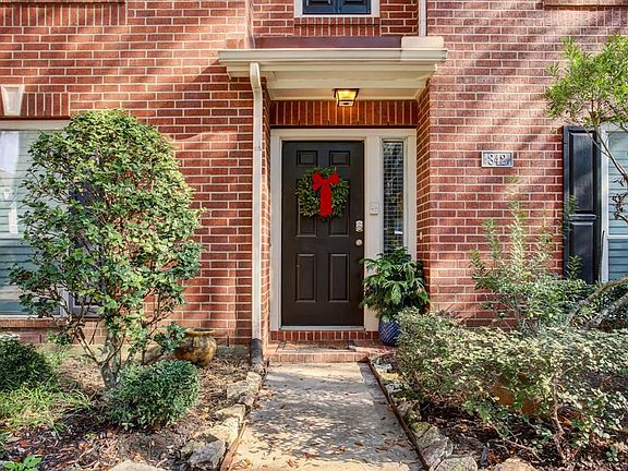 4th image of 842 W Heights Hollow Ln