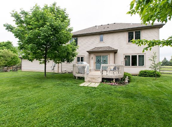 3rd image of 10732 Countrywalk Ct