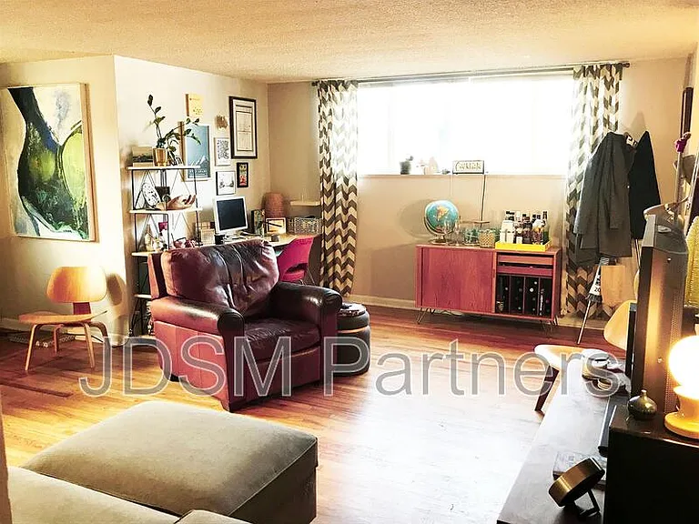 1545 N Jackson St — Photo 4