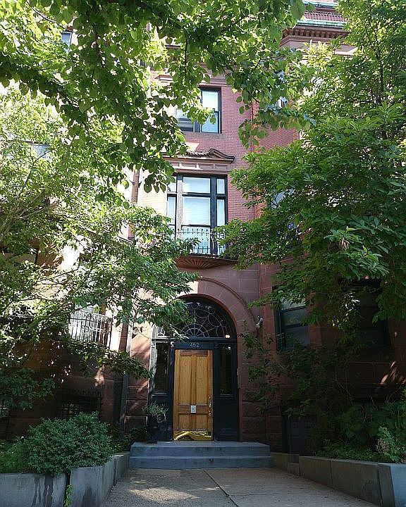 2nd image of 452 Beacon St APT 6
