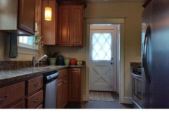 5th image of 1020 Belfield Ave