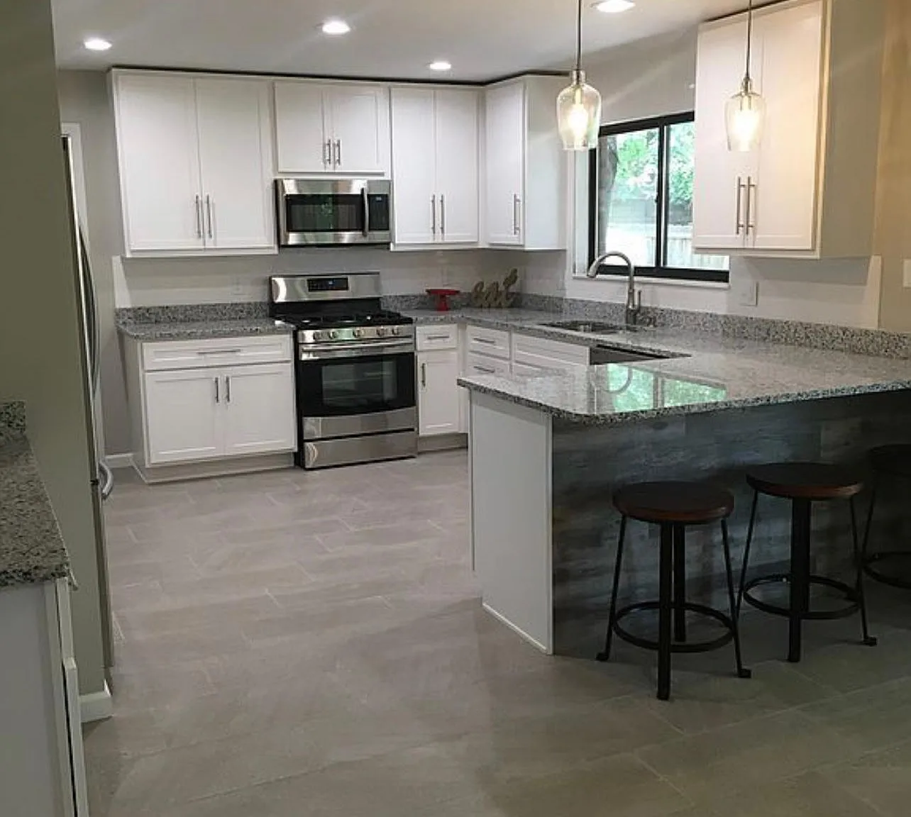 805 Indian Springs Rd — Photo 3