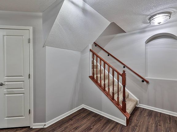 4th image of 2227 Rolling Hills Dr