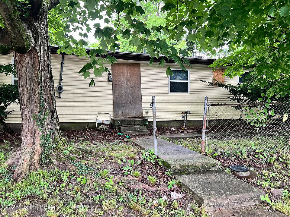 2nd image of 100 Boston Ct