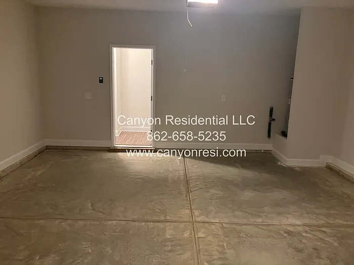 210 Pine Island Ave — Photo 18