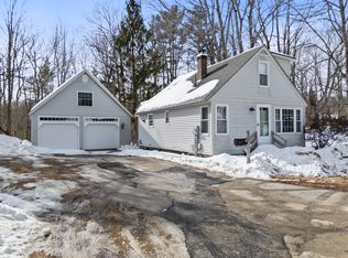 14 Autumn Ave, Mechanic Falls, ME 04256