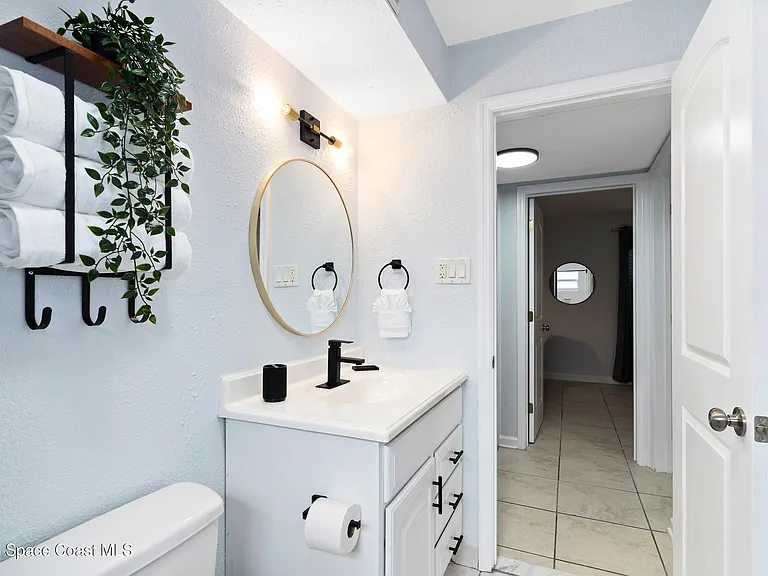1031 Park Dr #4 — Photo 16