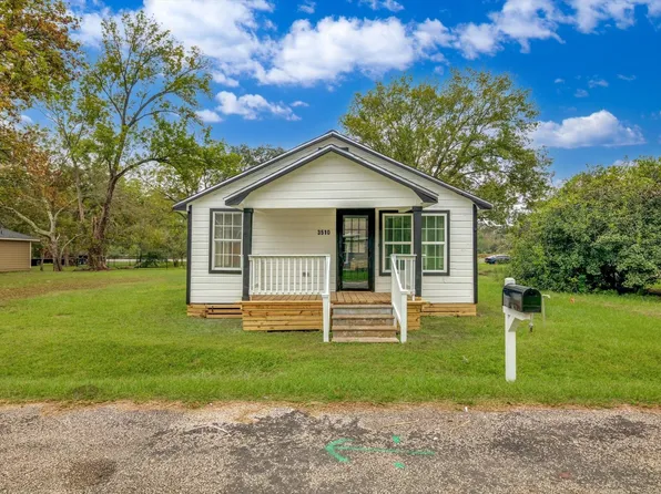 3510 Brooks St, Dayton, TX 77535