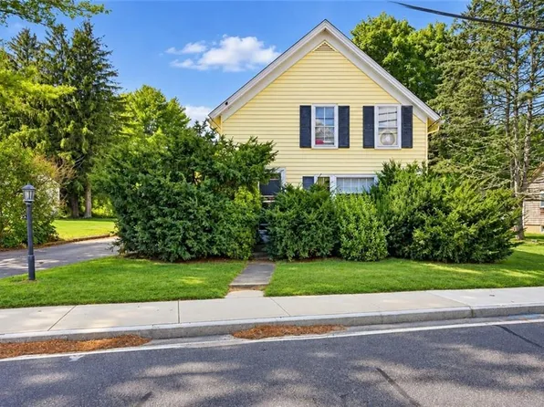 129 Church St, Bradford, RI 02808