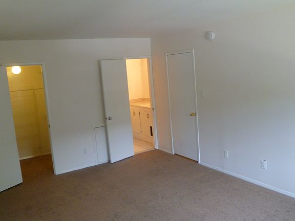 walk in closet and full bath