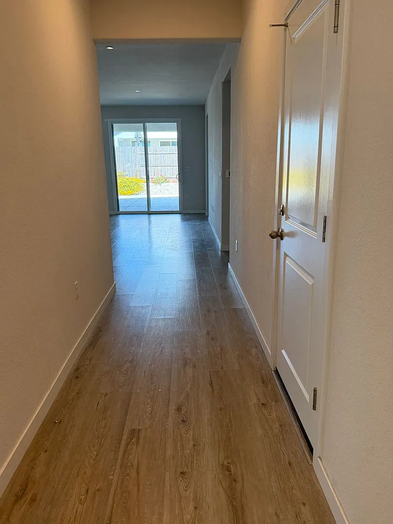 Beautiful Roseville Home — Photo 2