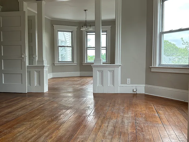 560-562 Carew St #3 — Photo 5